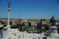 Rome-in-Italy_Piazza-Venezia-view_2523