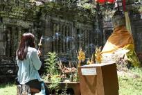 Wat Phou #11 Buddha with prayer