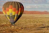 hot-air-balloon-49472_640
