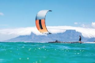 kite-surfing-3857694_640