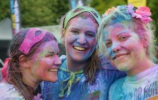 girls_colorful_people_smile_person_happiness_funny_women-1334893.jpg!d