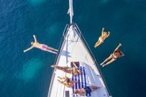 medsailors-sailing-croatia-everyone-dive-in