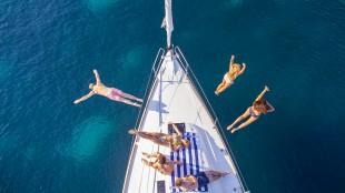 medsailors-sailing-croatia-everyone-dive-in