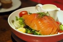 smoked-salmon-salad-1768890_640